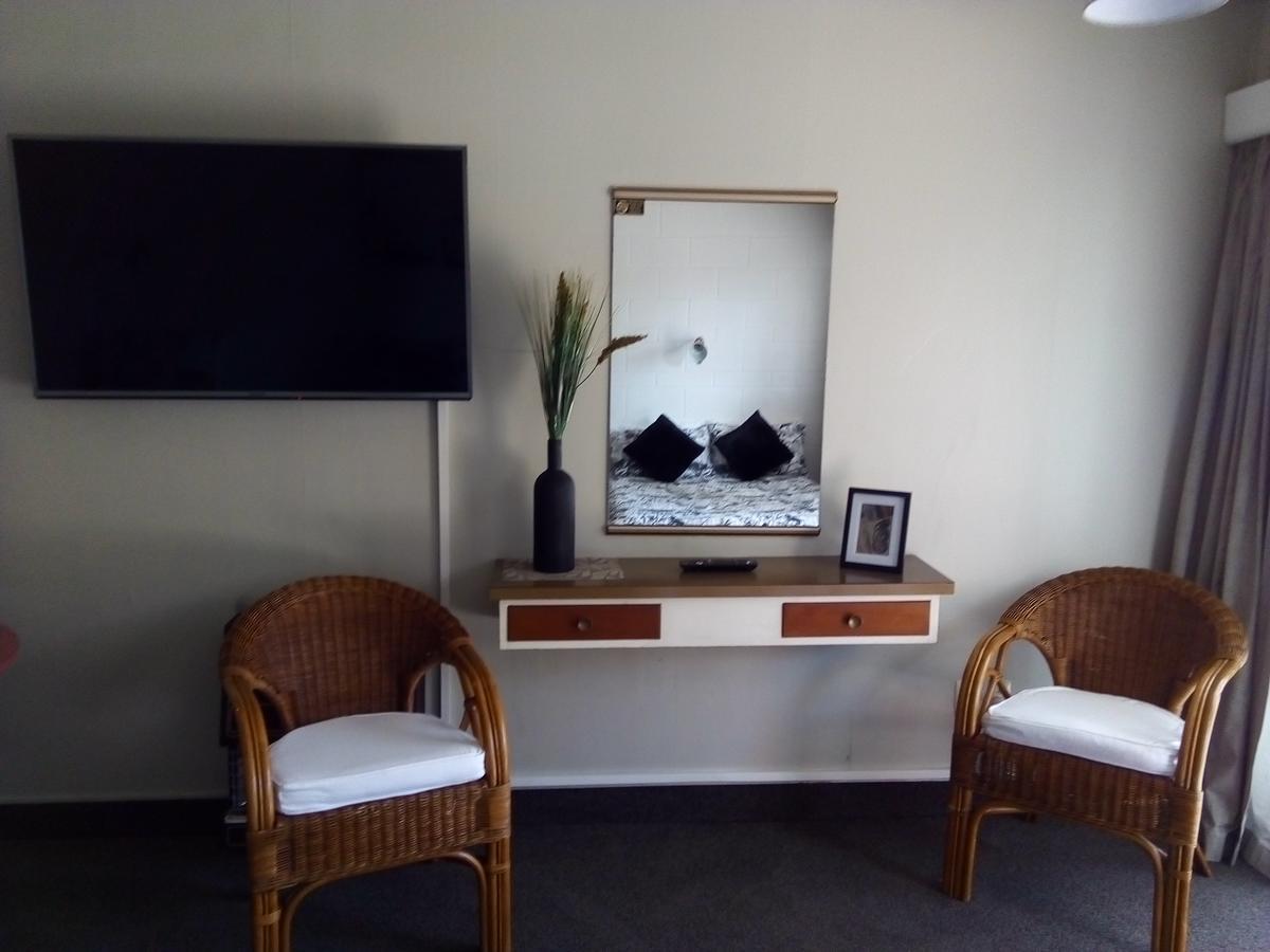 Redwood Lodge Motel Levin Extérieur photo