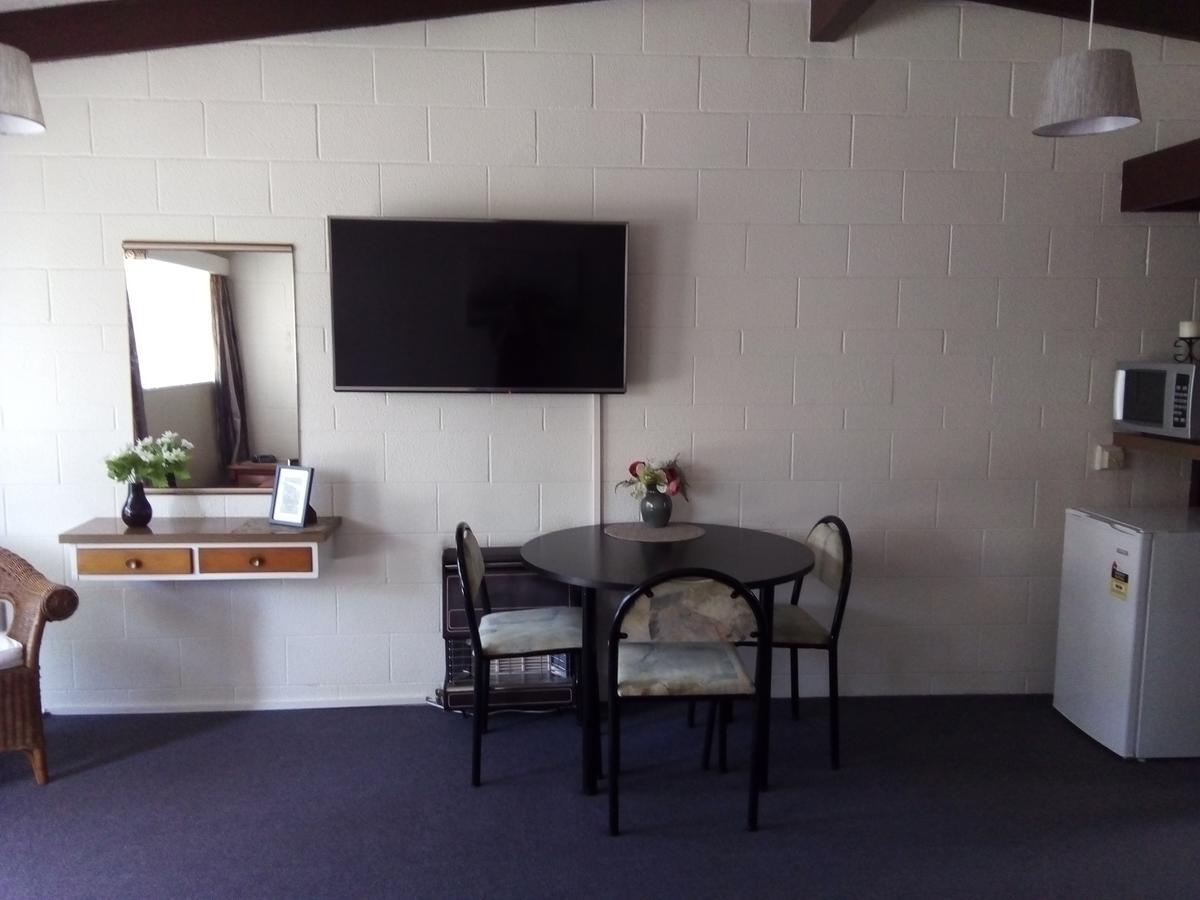 Redwood Lodge Motel Levin Extérieur photo