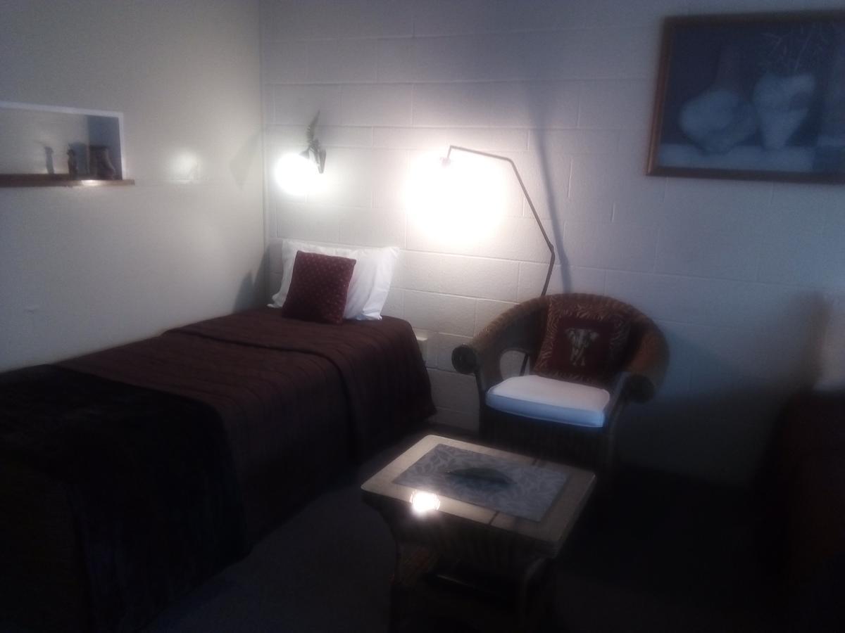 Redwood Lodge Motel Levin Extérieur photo